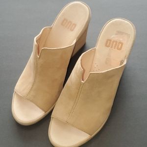 ONO Tan Wedges